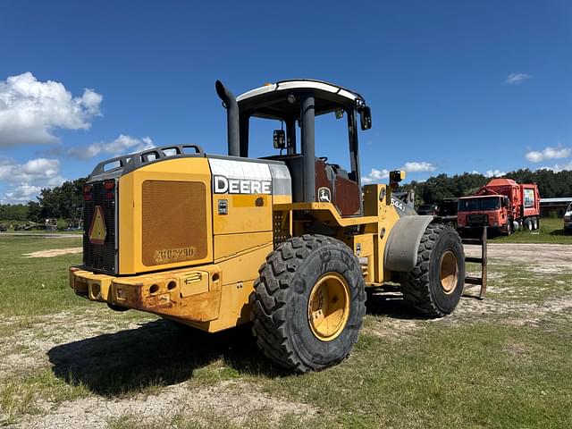 Image of John Deere 544J equipment image 4
