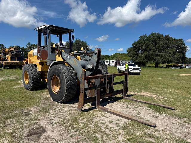 Image of John Deere 544J equipment image 2