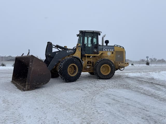 Image of John Deere 624J equipment image 1