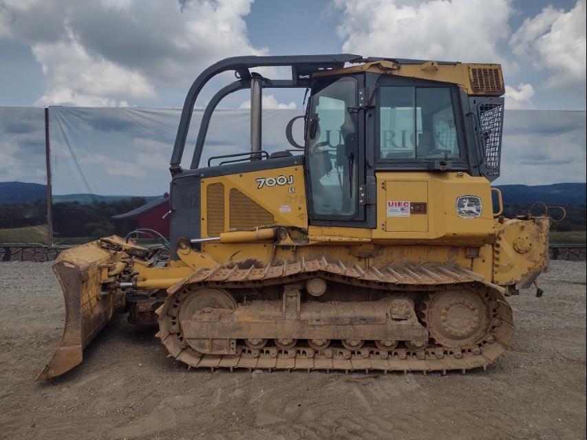 Image of John Deere 700J LT Primary image
