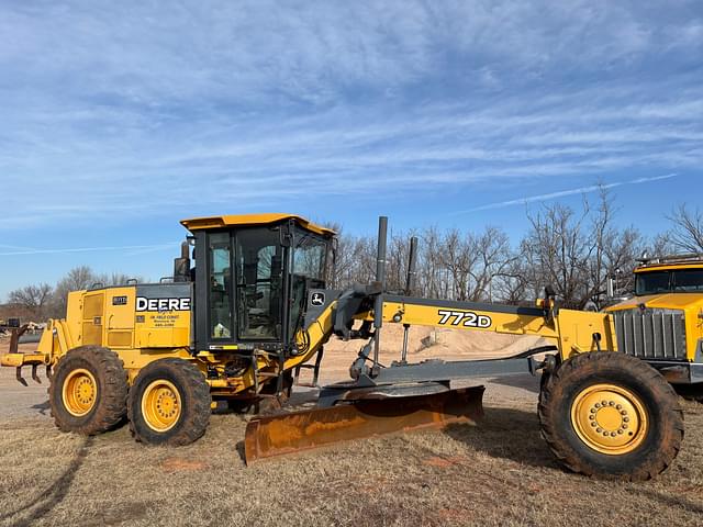 Image of John Deere 772D equipment image 3