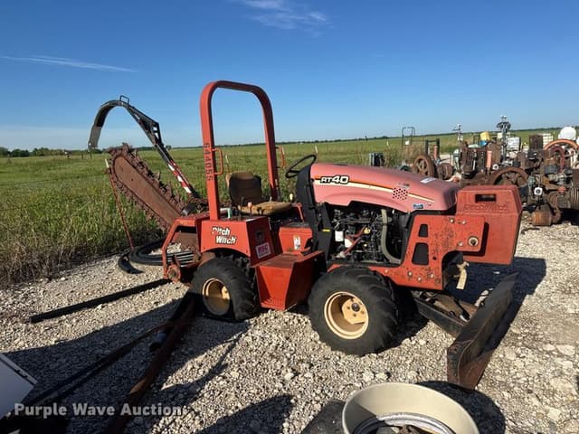 Image of Ditch Witch RT40 equipment image 3