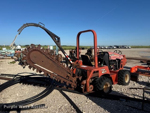 Image of Ditch Witch RT40 equipment image 4