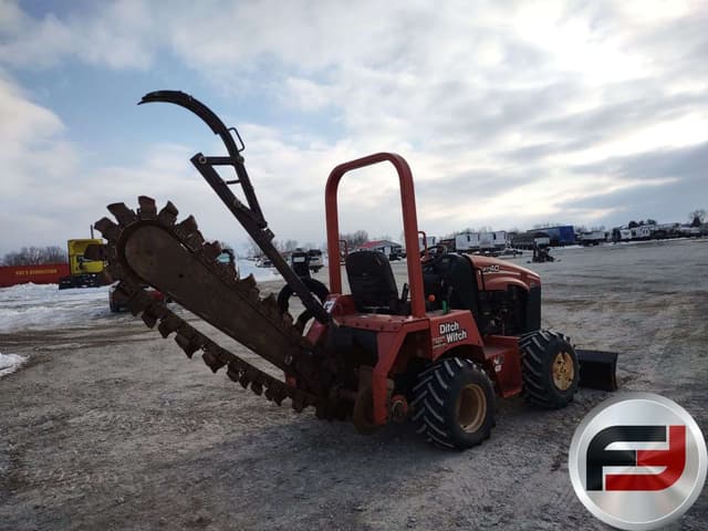 Image of Ditch Witch RT40 equipment image 4