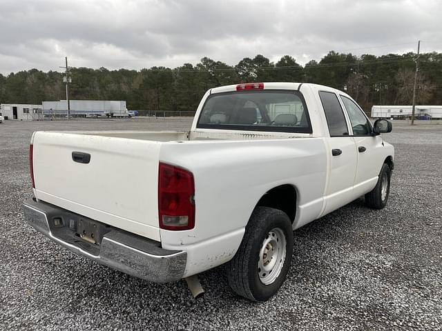 Image of Dodge Ram 1500 equipment image 4