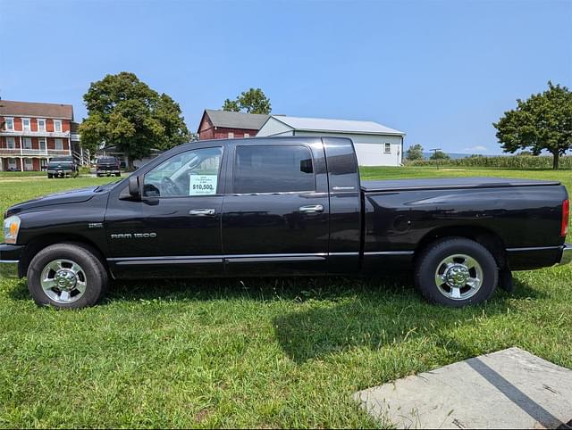 Image of Dodge Ram 2500 equipment image 3