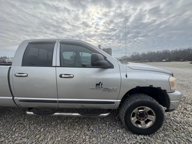 Image of Dodge Ram 2500 equipment image 4