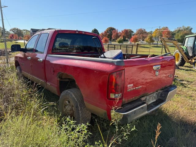 Image of Dodge Ram 2500 equipment image 2
