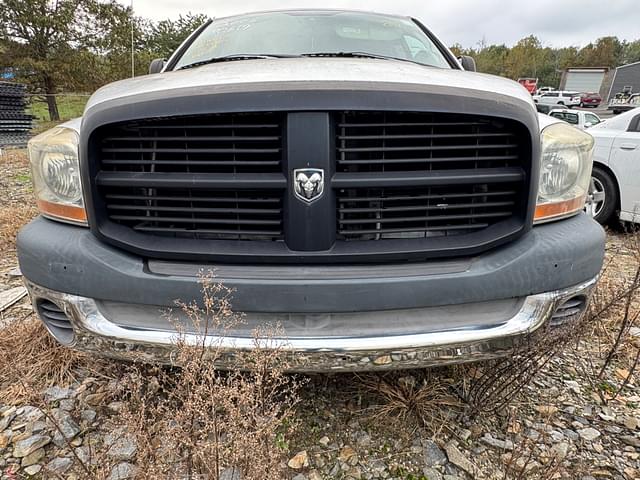 Image of Dodge Ram 2500 equipment image 4