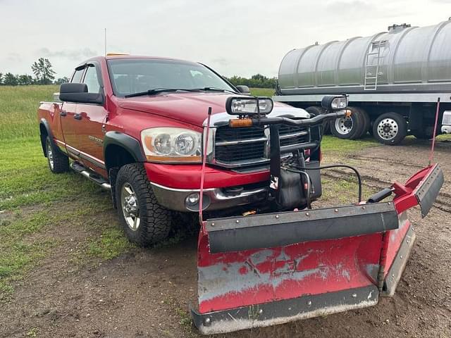 Image of Dodge Ram 2500 equipment image 3