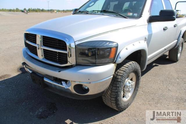 Image of Dodge Ram 3500 equipment image 4