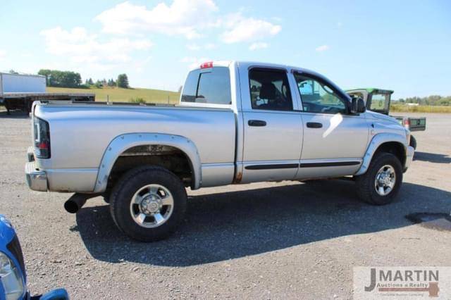 Image of Dodge Ram 3500 equipment image 2