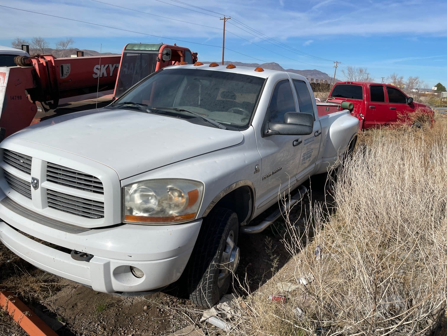 2006 Dodge Ram 3500 Equipment Image0