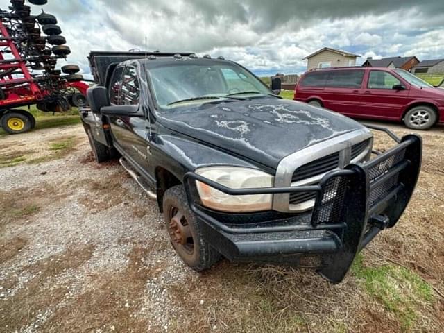 Image of Dodge Ram 3500 equipment image 3