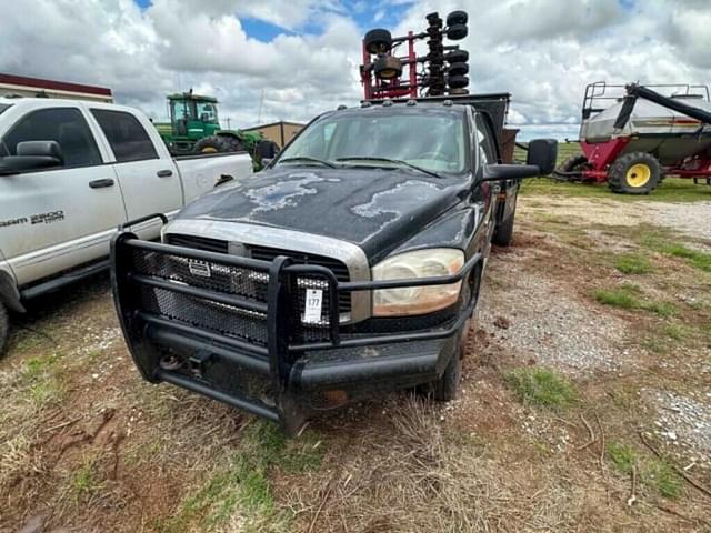 Image of Dodge Ram 3500 equipment image 2