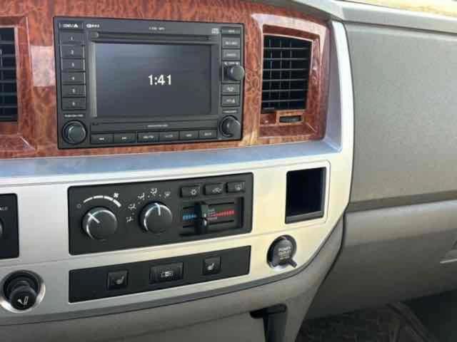 Image of Dodge Ram 3500 equipment image 3