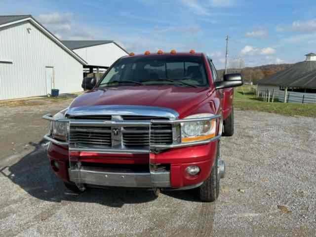 Image of Dodge Ram 3500 equipment image 2