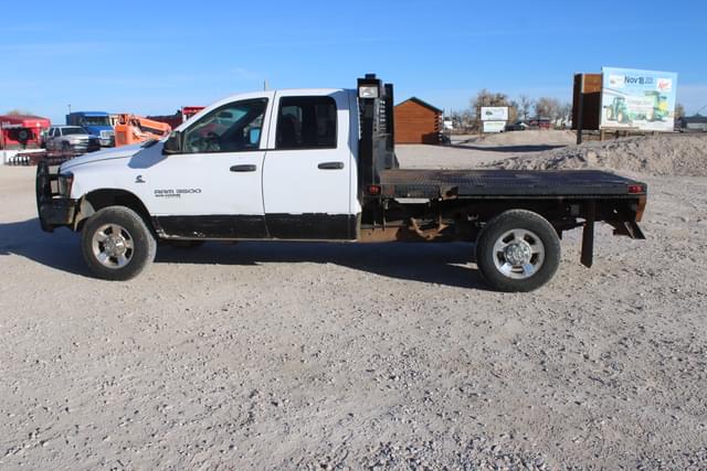 Image of Dodge Ram 3500 equipment image 3