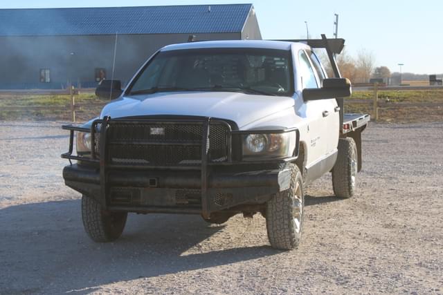 Image of Dodge Ram 3500 equipment image 2