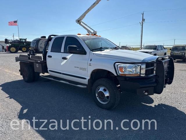 Image of Dodge Ram 3500 equipment image 2