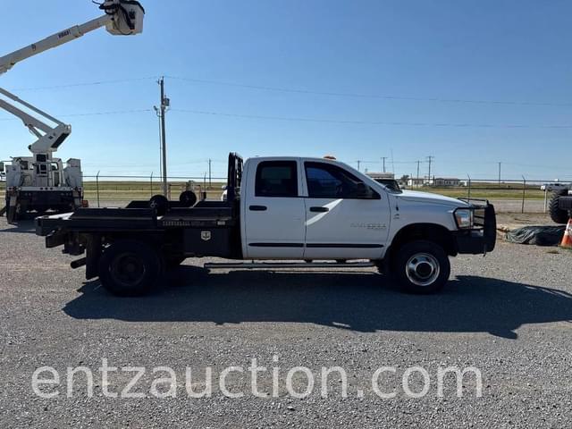 Image of Dodge Ram 3500 equipment image 3