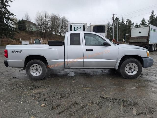 Image of Dodge Dakota equipment image 3
