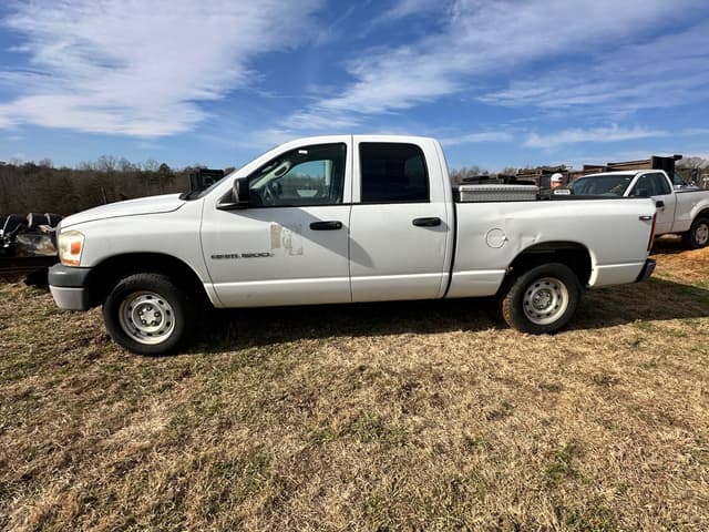 Image of Dodge Ram 1500 equipment image 3