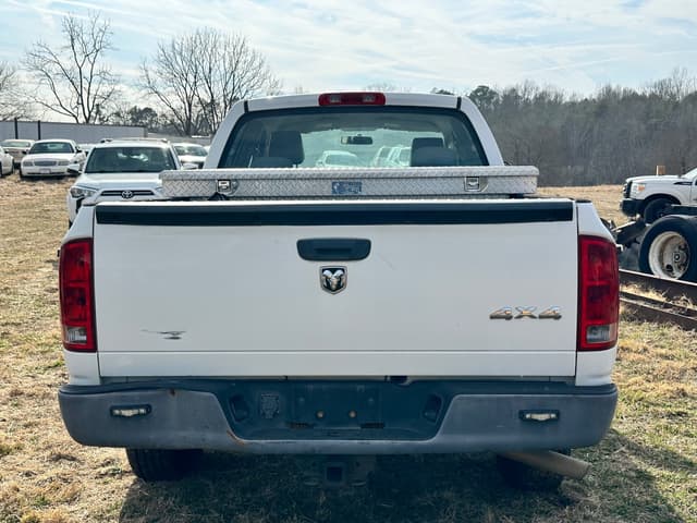Image of Dodge Ram 1500 equipment image 4