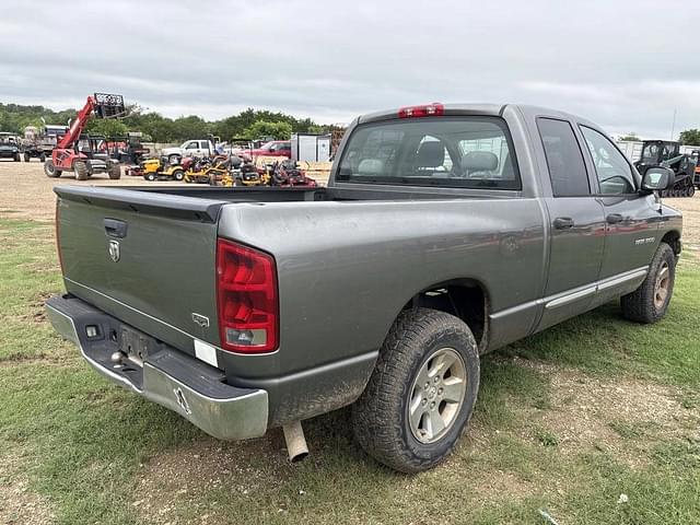 Image of Dodge Ram 1500 equipment image 4