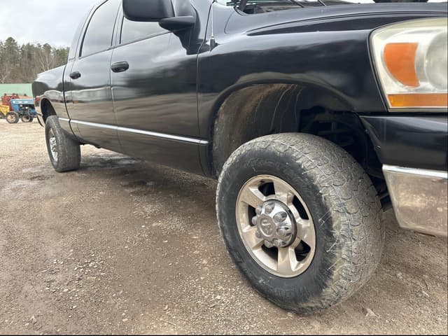 Image of Dodge Ram 1500 equipment image 3