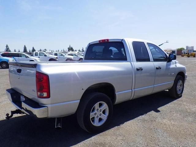 Image of Dodge Ram 1500 equipment image 2