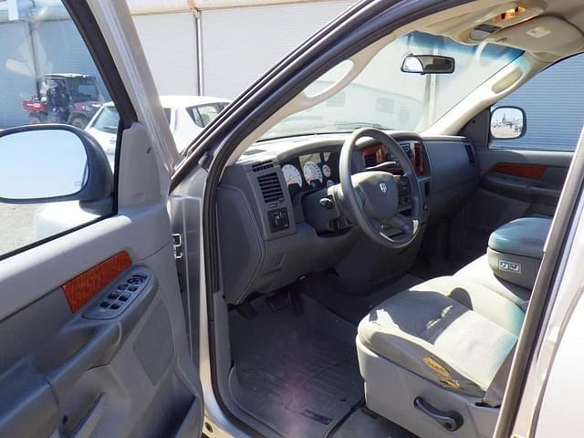 Image of Dodge Ram 1500 equipment image 4