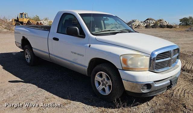 Image of Dodge Ram 1500 equipment image 2