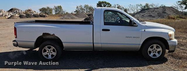 Image of Dodge Ram 1500 equipment image 3