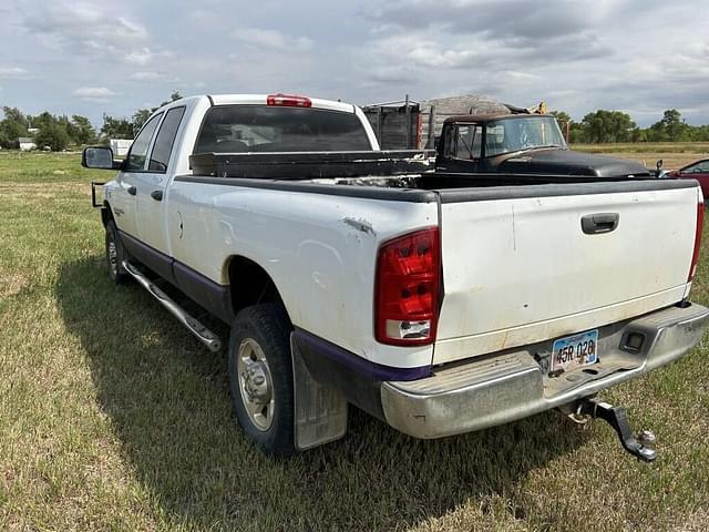 Image of Dodge Ram 2500 equipment image 3