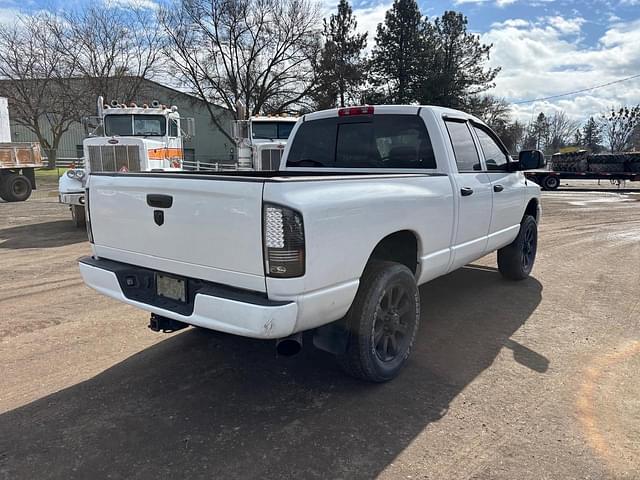 Image of Dodge Ram 2500 equipment image 2