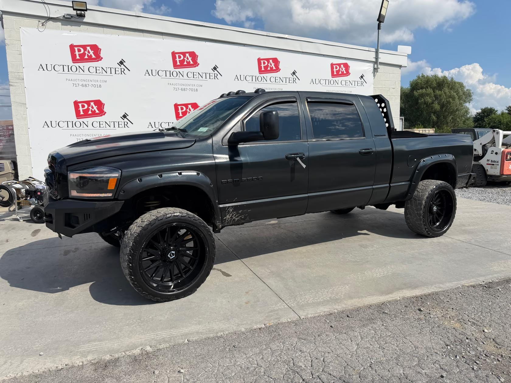 2006 Dodge Ram 2500 Equipment Image0