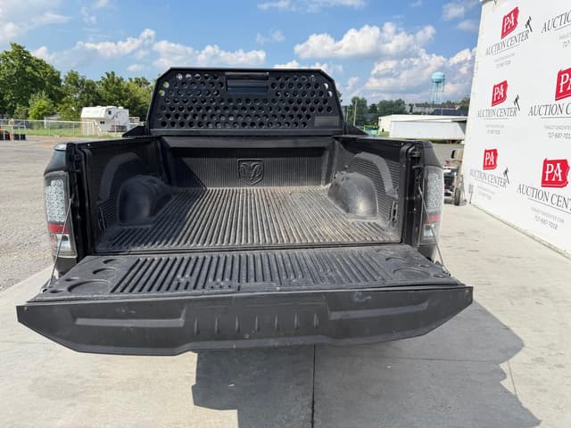 Image of Dodge Ram 2500 equipment image 3