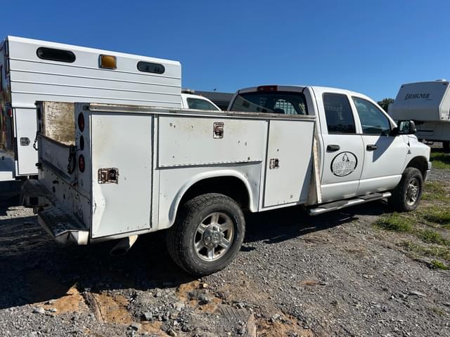 Image of Dodge Ram 2500 equipment image 3