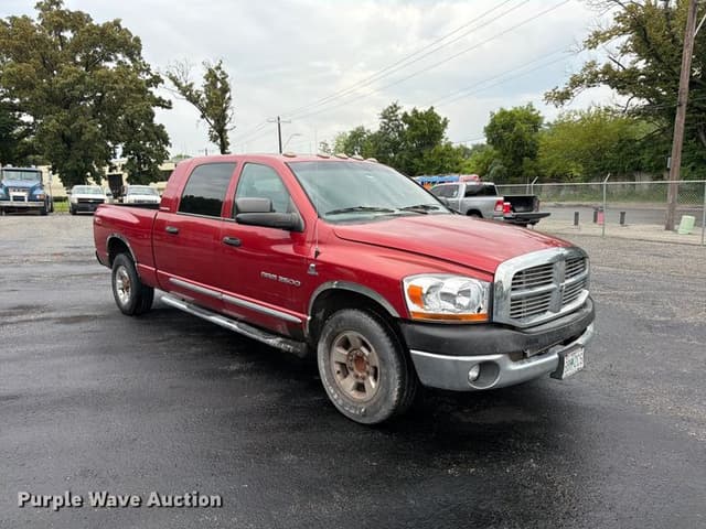 Image of Dodge Ram 2500 equipment image 2