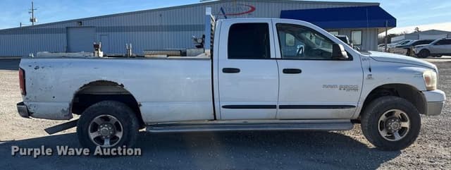 Image of Dodge Ram 2500 equipment image 3