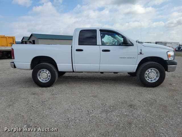 Image of Dodge Ram 2500 equipment image 3