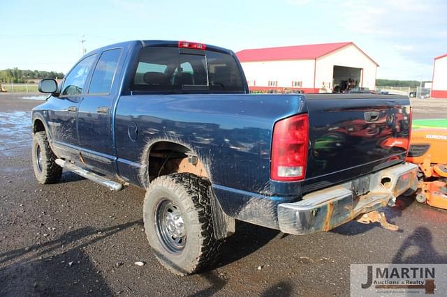 Image of Dodge Ram 2500 equipment image 3