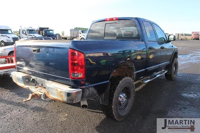 Image of Dodge Ram 2500 equipment image 2