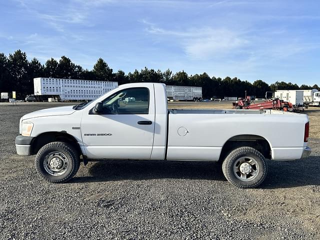 Image of Dodge Ram 2500 equipment image 1