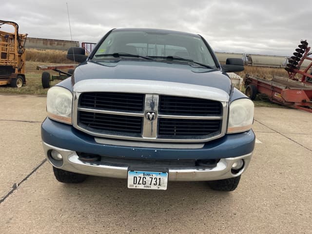 Image of Dodge Ram 2500 equipment image 1