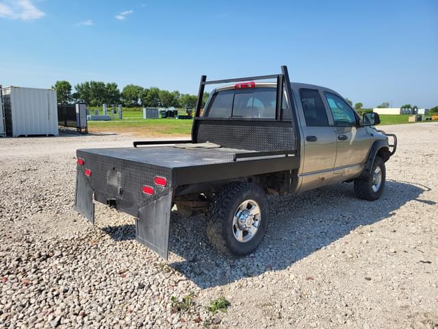 Image of Dodge Ram 2500 equipment image 2