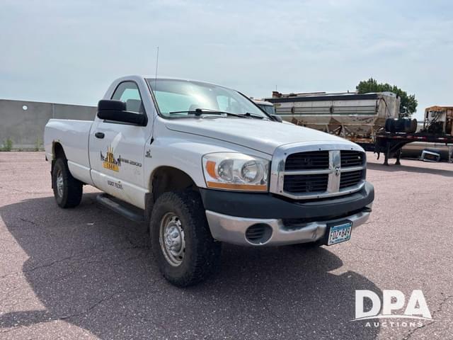 Image of Dodge Ram 2500 equipment image 4