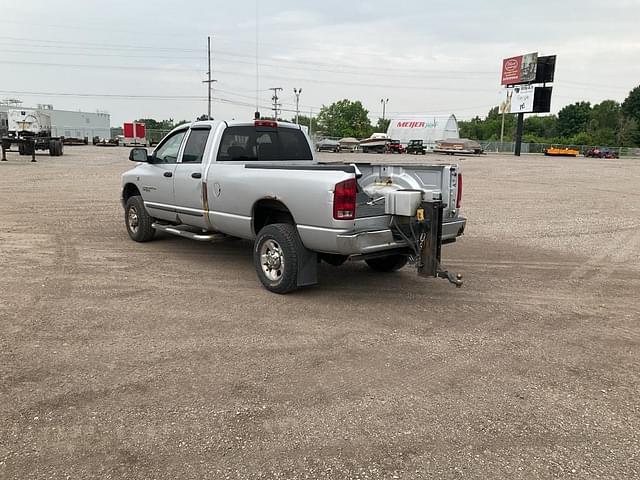 Image of Dodge Ram 2500 equipment image 2