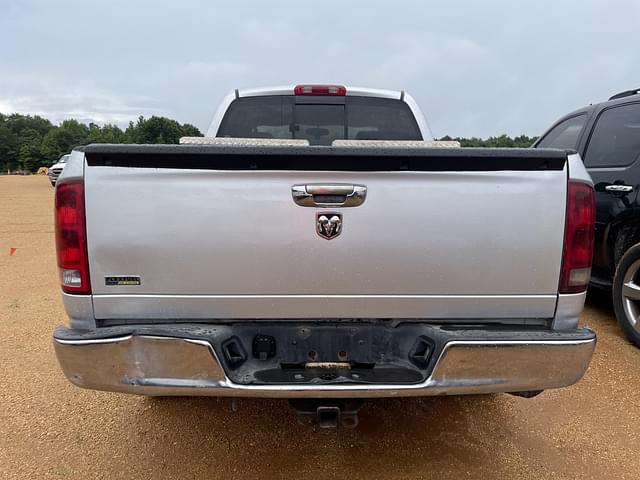Image of Dodge Ram 2500 equipment image 4